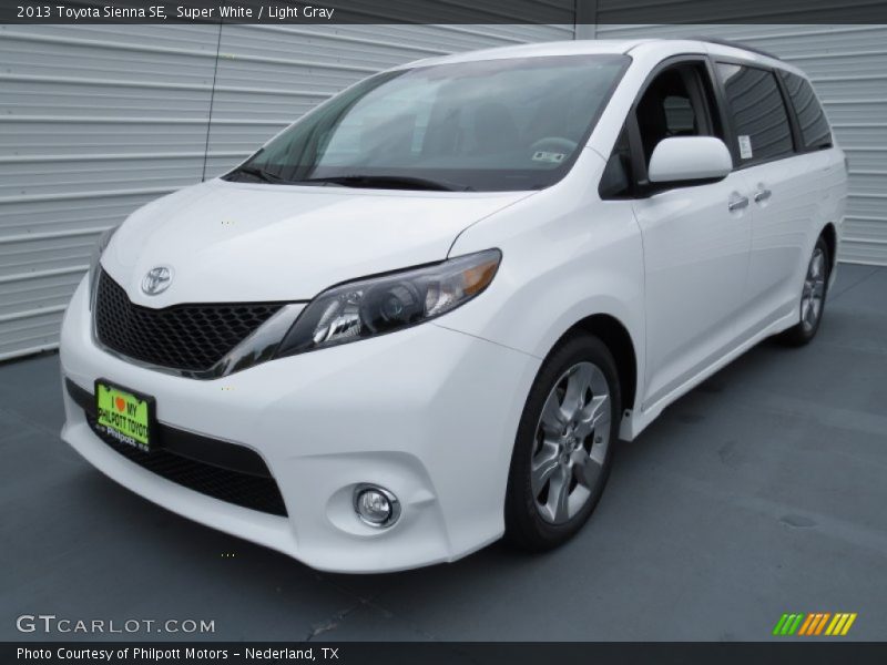 Super White / Light Gray 2013 Toyota Sienna SE