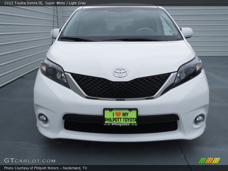 Super White / Light Gray 2013 Toyota Sienna SE