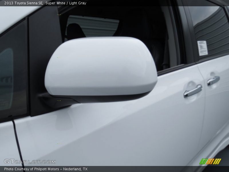 Super White / Light Gray 2013 Toyota Sienna SE