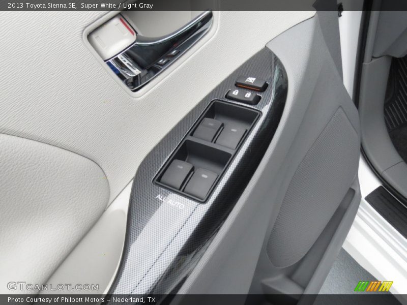 Super White / Light Gray 2013 Toyota Sienna SE