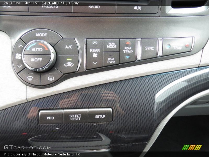 Controls of 2013 Sienna SE