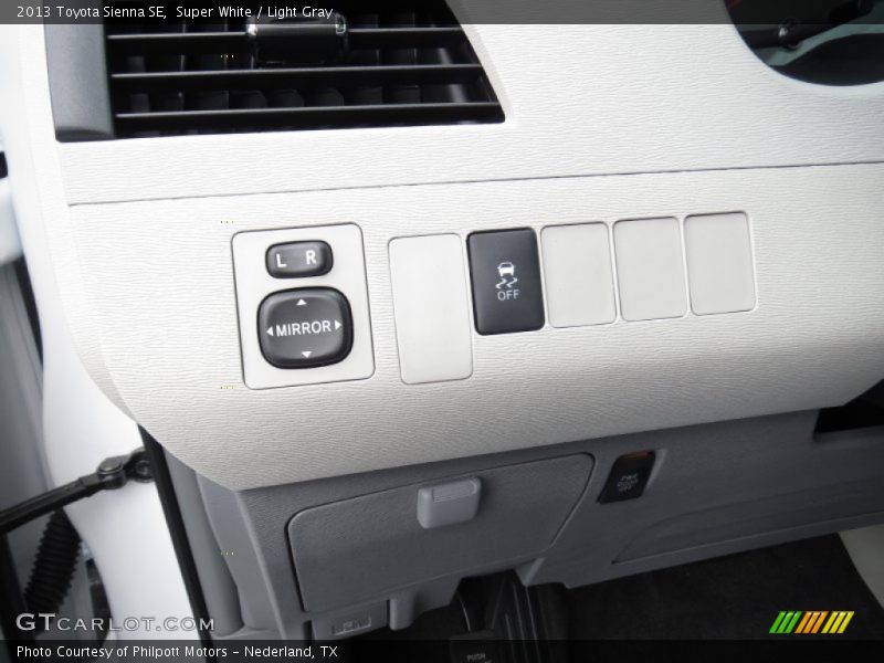 Super White / Light Gray 2013 Toyota Sienna SE