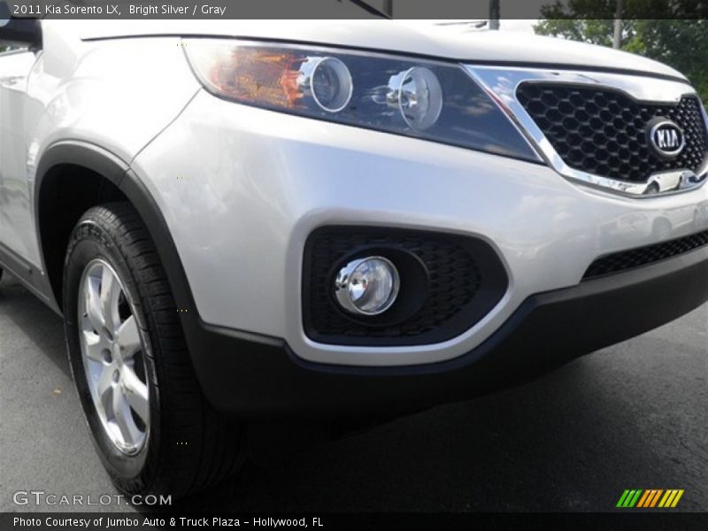Bright Silver / Gray 2011 Kia Sorento LX
