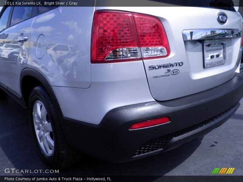 Bright Silver / Gray 2011 Kia Sorento LX