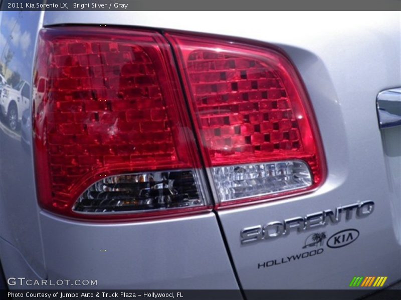 Bright Silver / Gray 2011 Kia Sorento LX