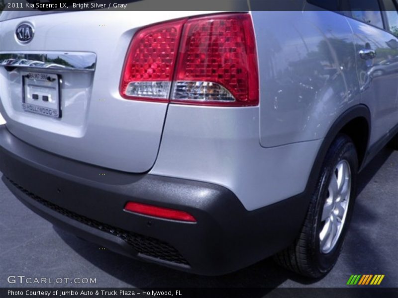 Bright Silver / Gray 2011 Kia Sorento LX
