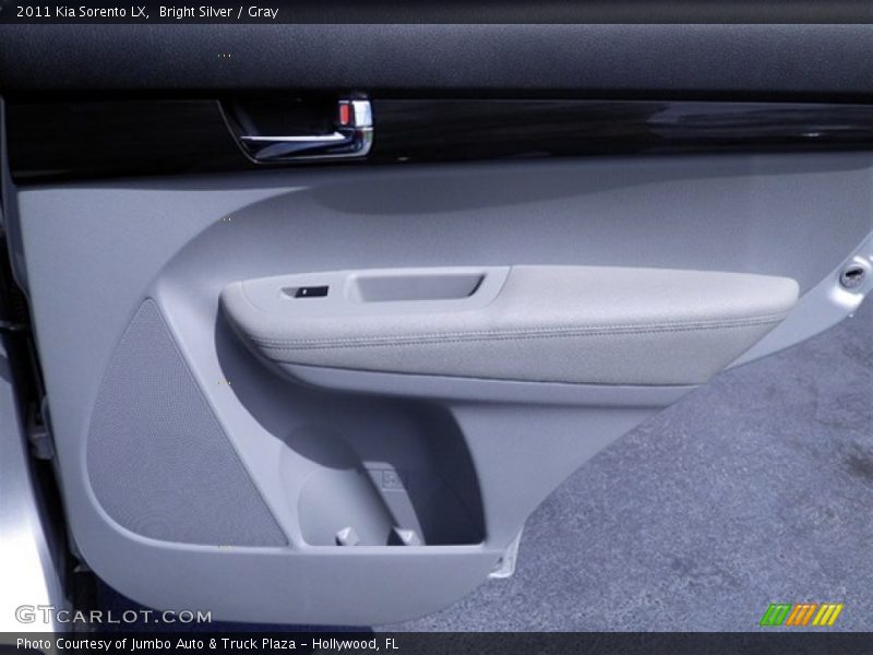 Bright Silver / Gray 2011 Kia Sorento LX