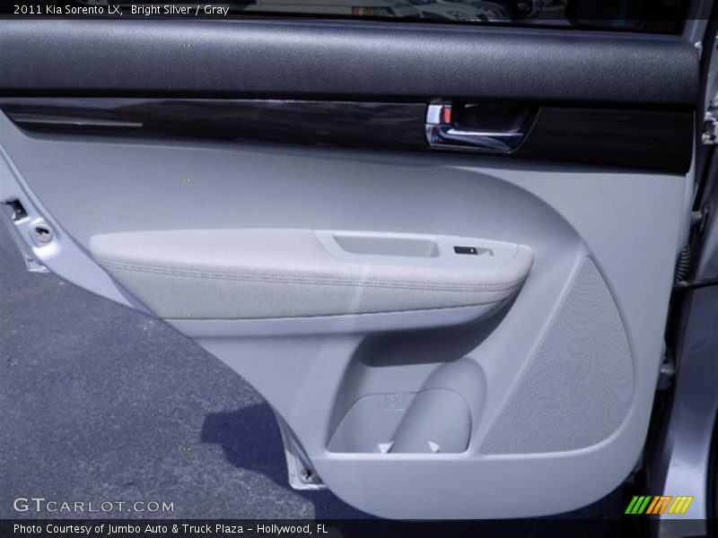 Bright Silver / Gray 2011 Kia Sorento LX
