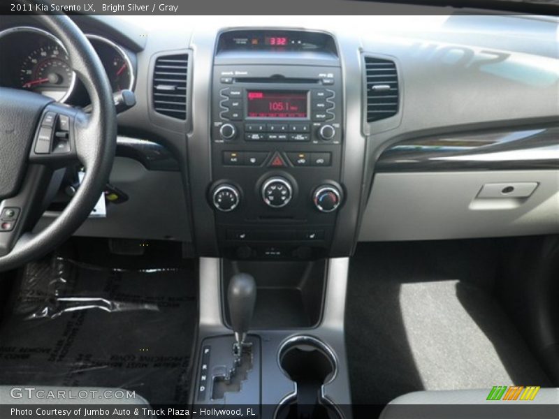 Bright Silver / Gray 2011 Kia Sorento LX