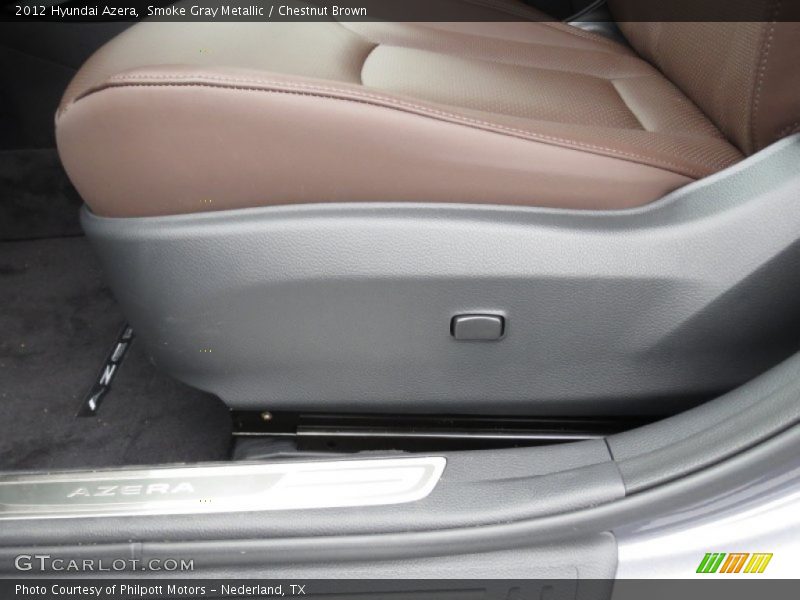 Front Seat of 2012 Azera 