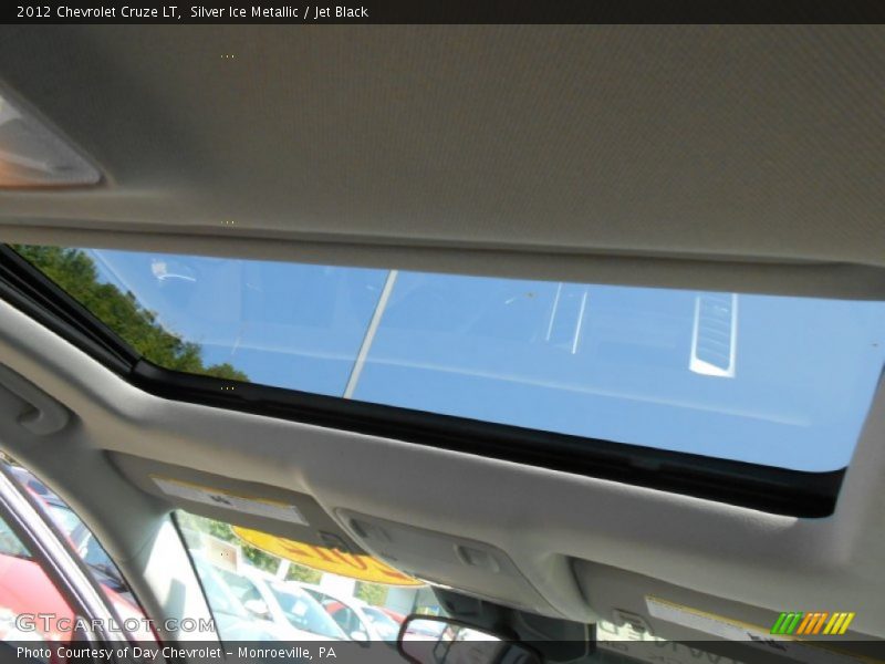 Silver Ice Metallic / Jet Black 2012 Chevrolet Cruze LT