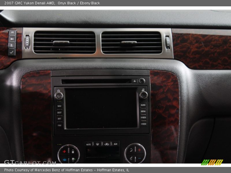 Onyx Black / Ebony Black 2007 GMC Yukon Denali AWD