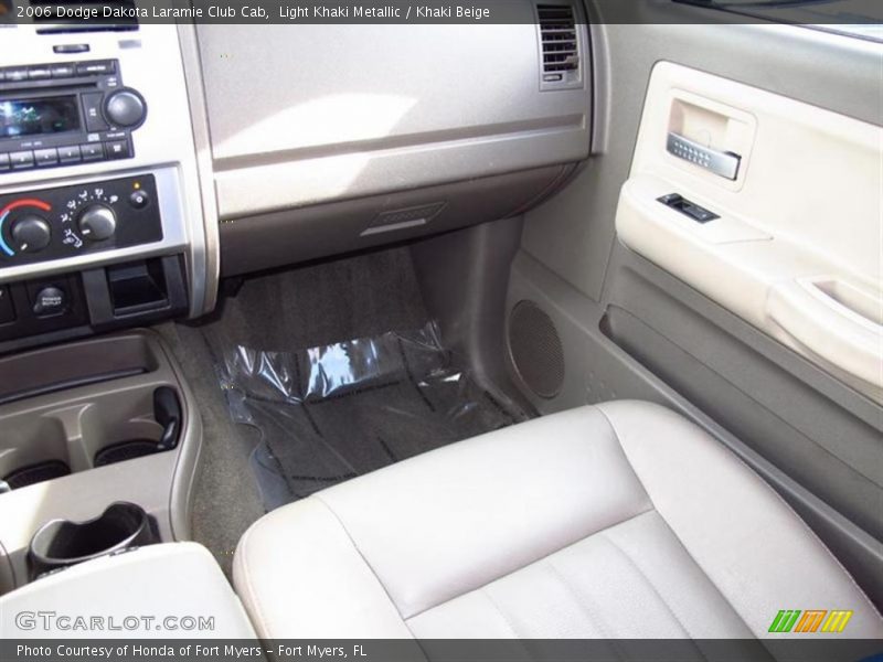 Light Khaki Metallic / Khaki Beige 2006 Dodge Dakota Laramie Club Cab