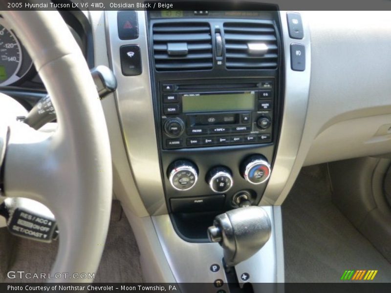 Obsidian Black / Beige 2005 Hyundai Tucson LX V6 4WD