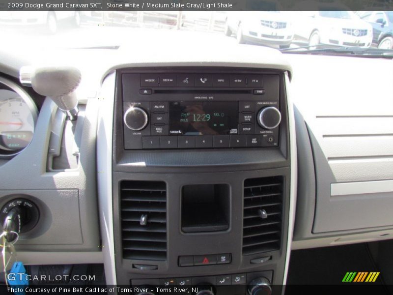 Stone White / Medium Slate Gray/Light Shale 2009 Dodge Grand Caravan SXT