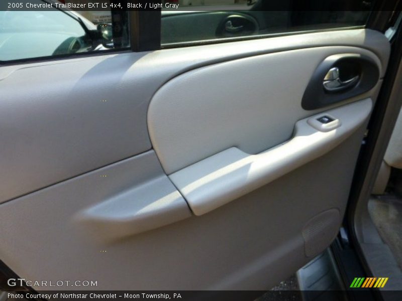 Black / Light Gray 2005 Chevrolet TrailBlazer EXT LS 4x4