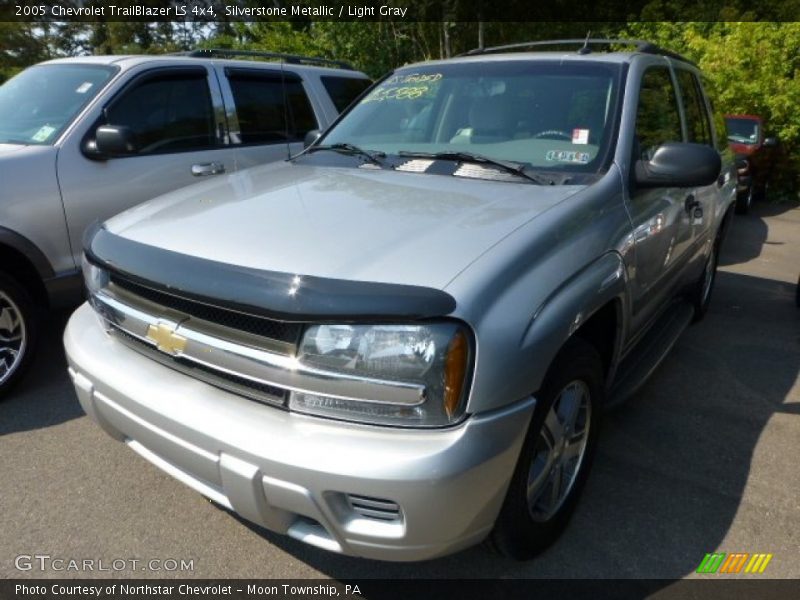 Silverstone Metallic / Light Gray 2005 Chevrolet TrailBlazer LS 4x4