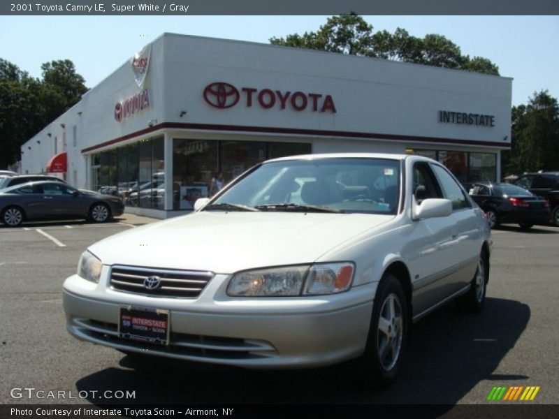 Super White / Gray 2001 Toyota Camry LE