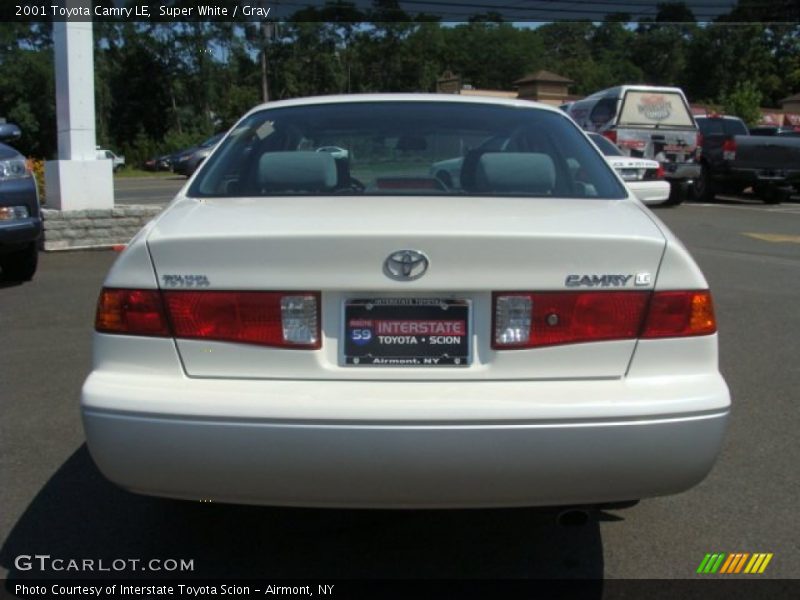 Super White / Gray 2001 Toyota Camry LE