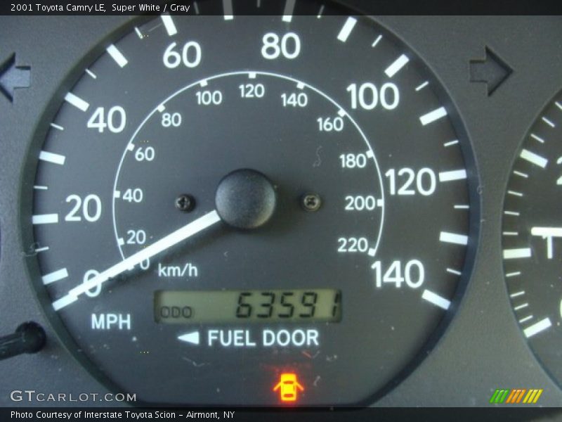 Super White / Gray 2001 Toyota Camry LE