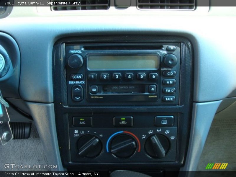 Super White / Gray 2001 Toyota Camry LE