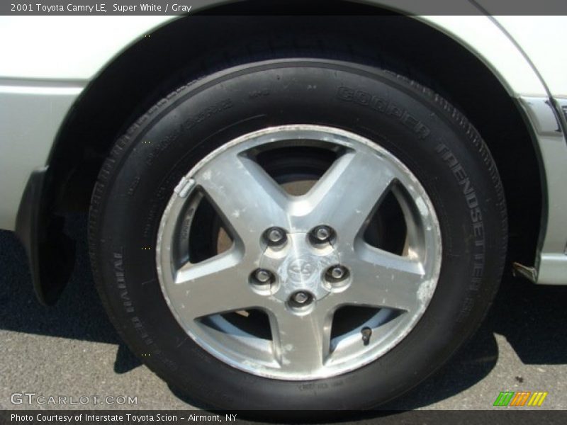 Super White / Gray 2001 Toyota Camry LE