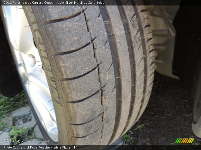 Arctic Silver Metallic / Sand Beige 2011 Porsche 911 Carrera Coupe