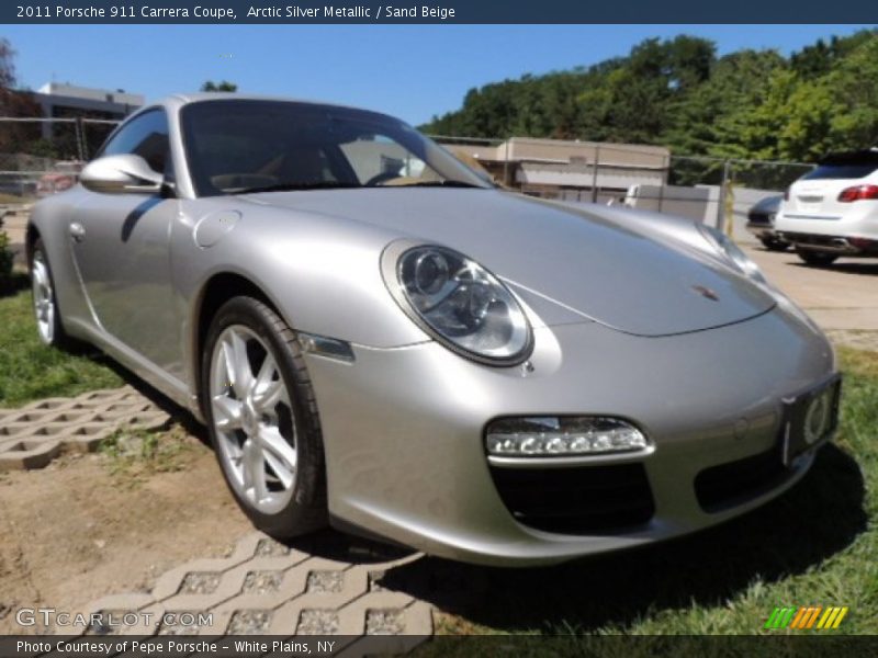Front 3/4 View of 2011 911 Carrera Coupe