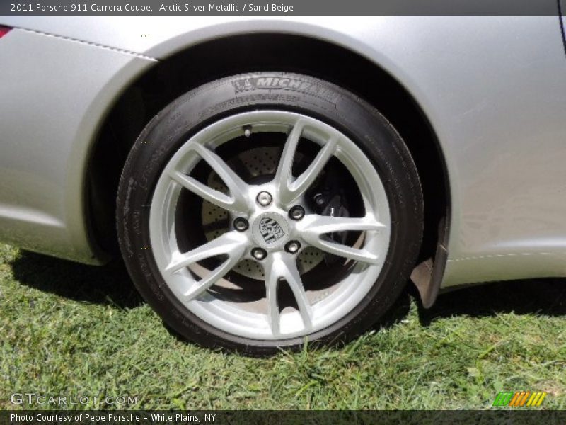  2011 911 Carrera Coupe Wheel