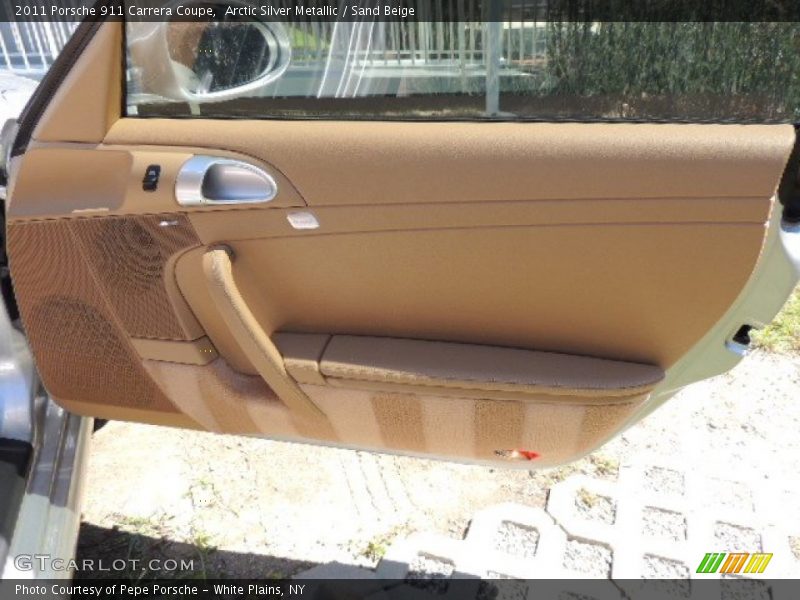 Door Panel of 2011 911 Carrera Coupe