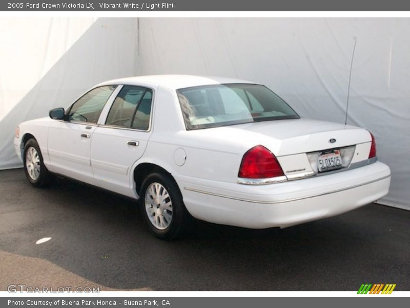 Vibrant White / Light Flint 2005 Ford Crown Victoria LX