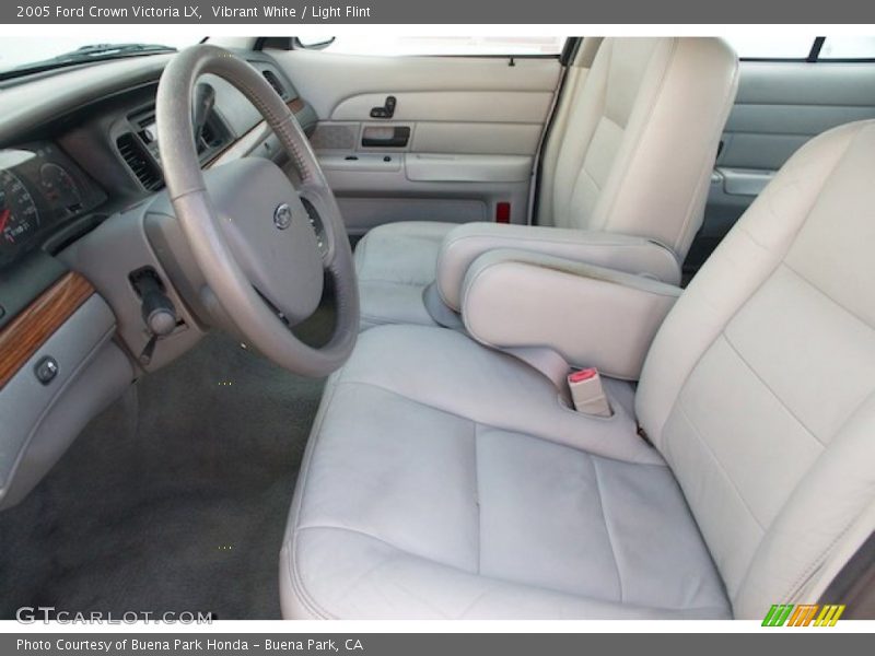 Vibrant White / Light Flint 2005 Ford Crown Victoria LX