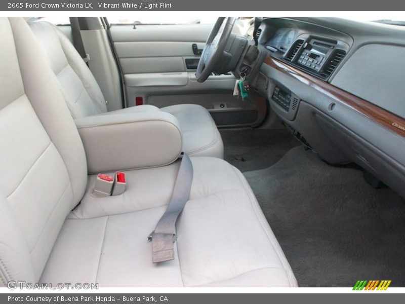 Vibrant White / Light Flint 2005 Ford Crown Victoria LX