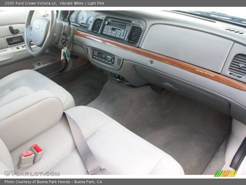 Vibrant White / Light Flint 2005 Ford Crown Victoria LX