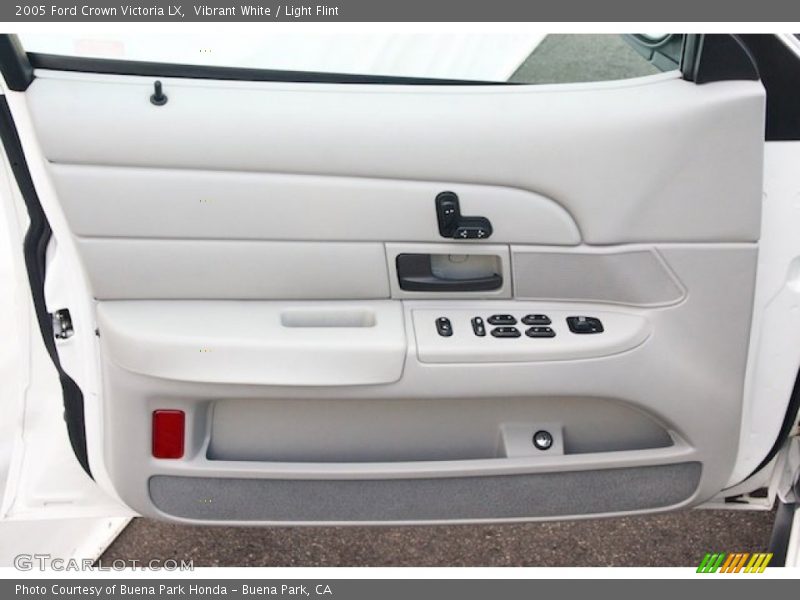 Vibrant White / Light Flint 2005 Ford Crown Victoria LX