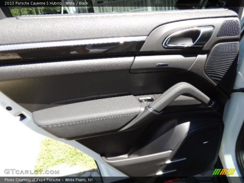 Door Panel of 2013 Cayenne S Hybrid