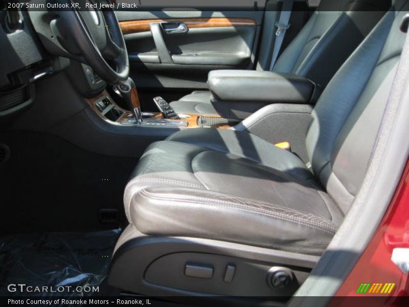 Red Jewel / Black 2007 Saturn Outlook XR