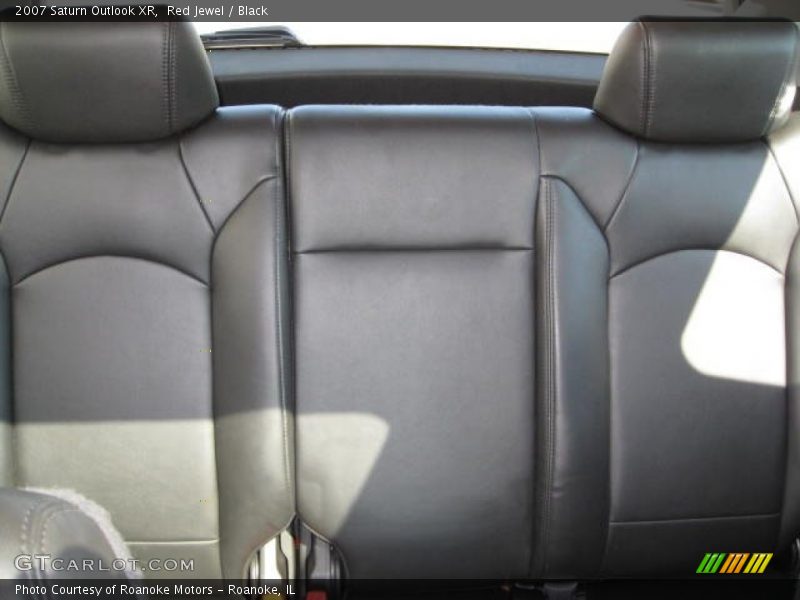 Red Jewel / Black 2007 Saturn Outlook XR