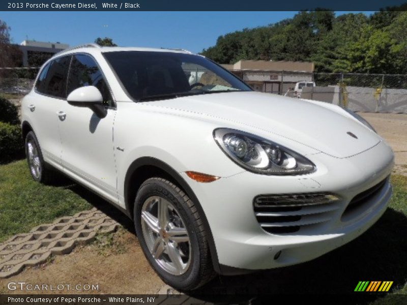 Front 3/4 View of 2013 Cayenne Diesel