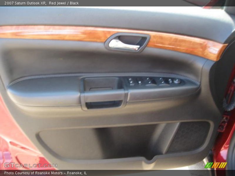 Red Jewel / Black 2007 Saturn Outlook XR