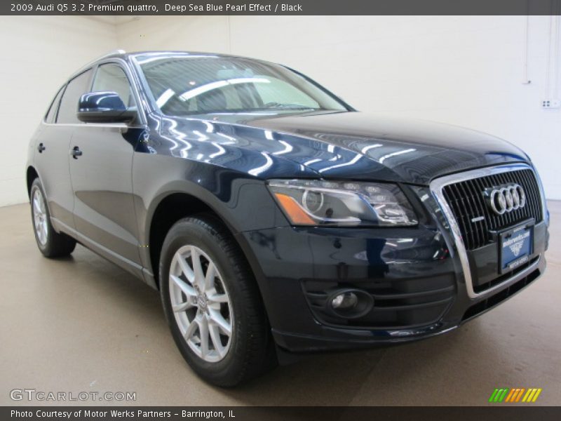 Deep Sea Blue Pearl Effect / Black 2009 Audi Q5 3.2 Premium quattro