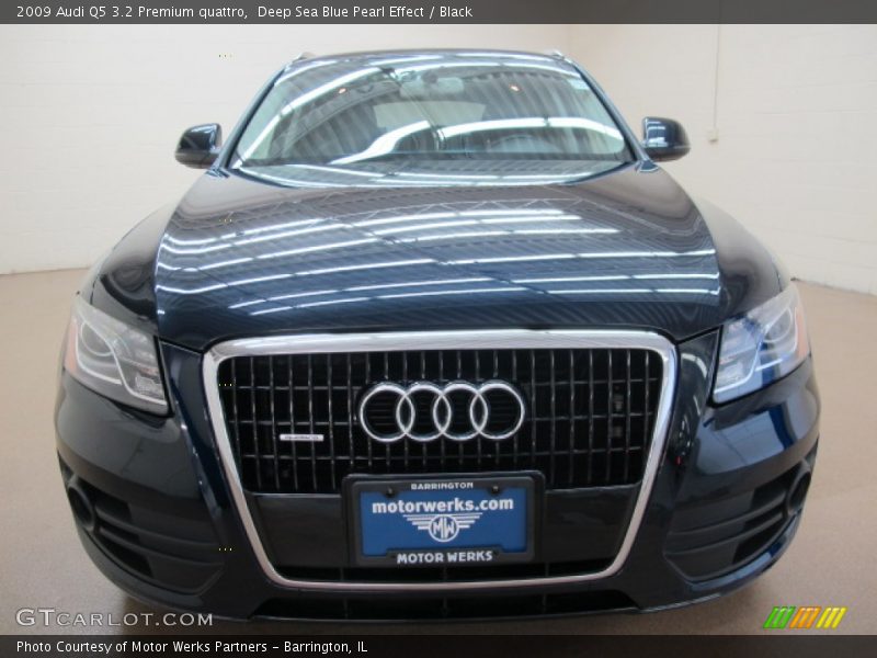 Deep Sea Blue Pearl Effect / Black 2009 Audi Q5 3.2 Premium quattro
