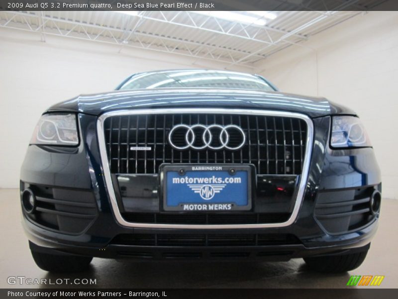 Deep Sea Blue Pearl Effect / Black 2009 Audi Q5 3.2 Premium quattro