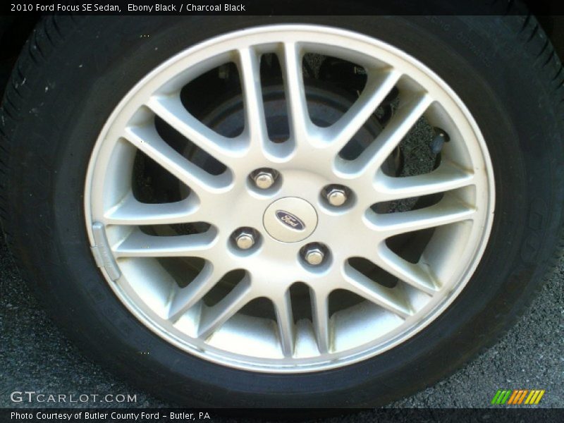 Ebony Black / Charcoal Black 2010 Ford Focus SE Sedan