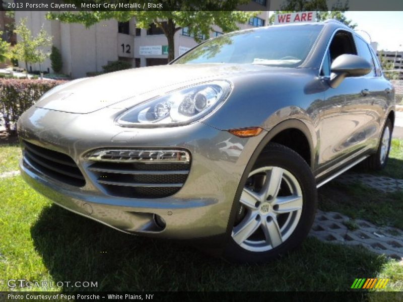 Meteor Grey Metallic / Black 2013 Porsche Cayenne