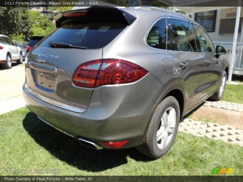 Meteor Grey Metallic / Black 2013 Porsche Cayenne