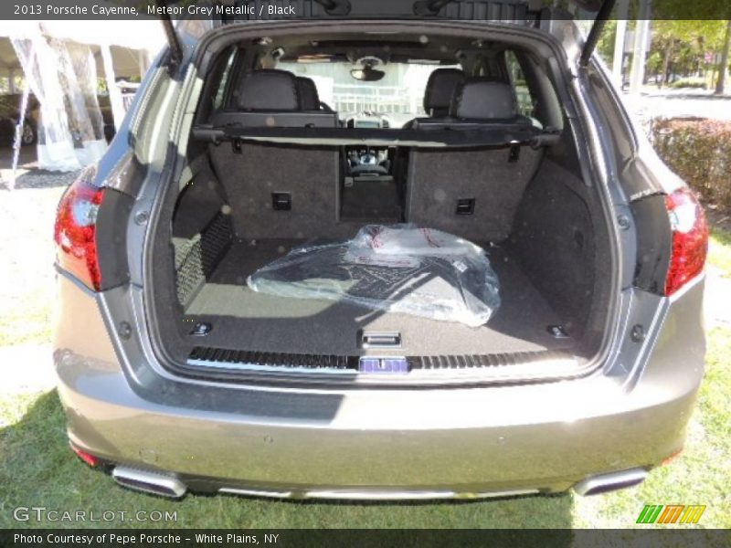 Meteor Grey Metallic / Black 2013 Porsche Cayenne