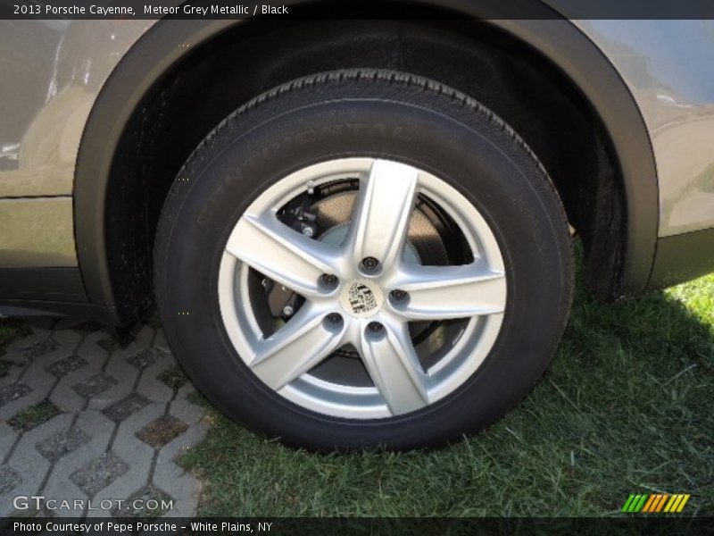 Meteor Grey Metallic / Black 2013 Porsche Cayenne