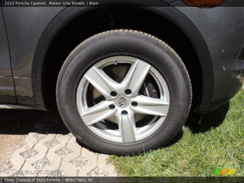 Meteor Grey Metallic / Black 2013 Porsche Cayenne