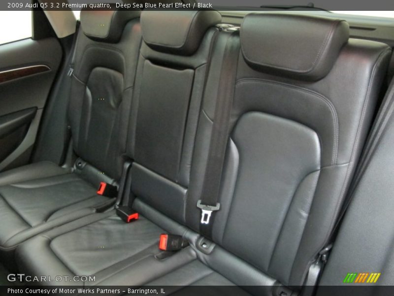 Deep Sea Blue Pearl Effect / Black 2009 Audi Q5 3.2 Premium quattro